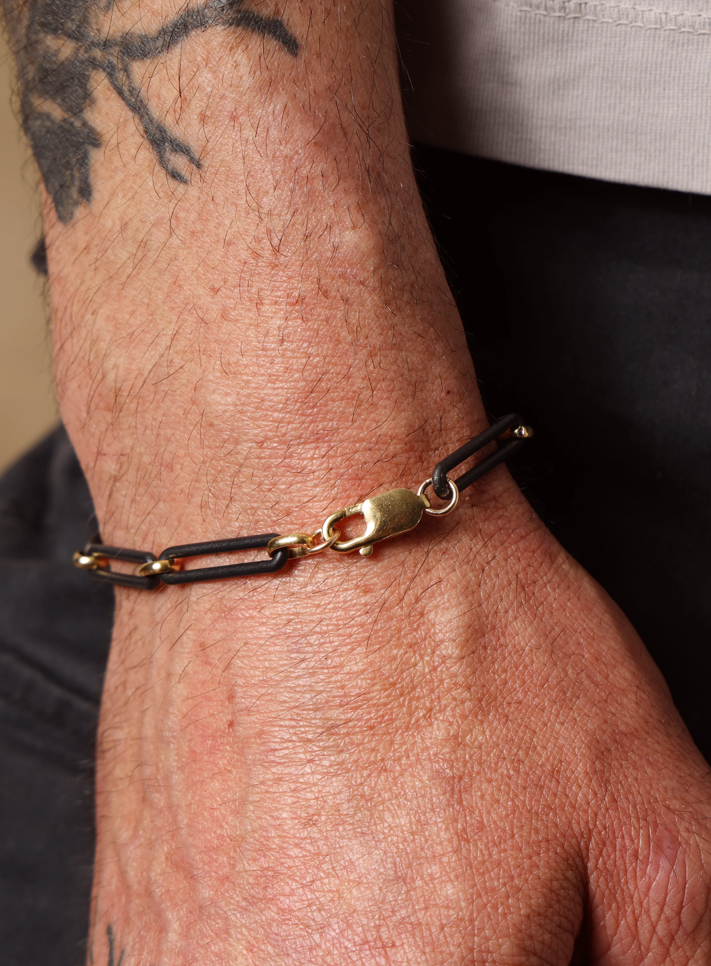 6mm Titanium and 14k Gold Filled Elongated Cable Black and Gold Men's Bracelet - Image 10