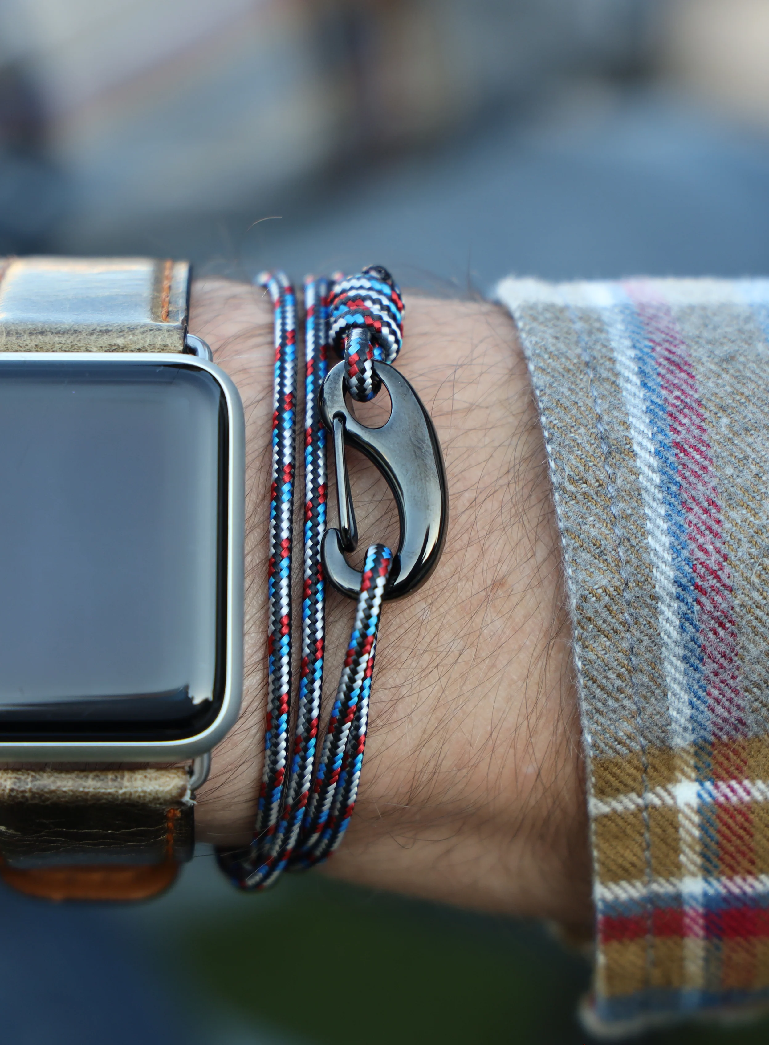 Black, Red and Blue Tactical Cord Bracelet for Men (Black Clasp - 21K) - Image 4