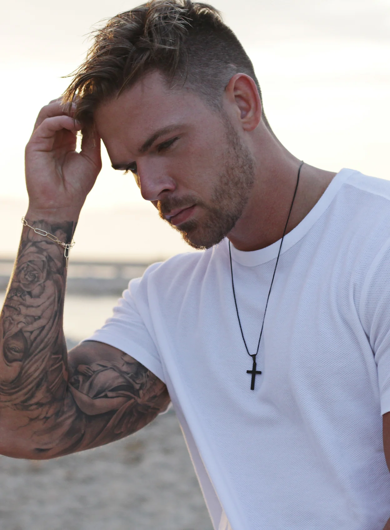 MEDIUM BLACK CROSS NECKLACE FOR MEN - Image 5