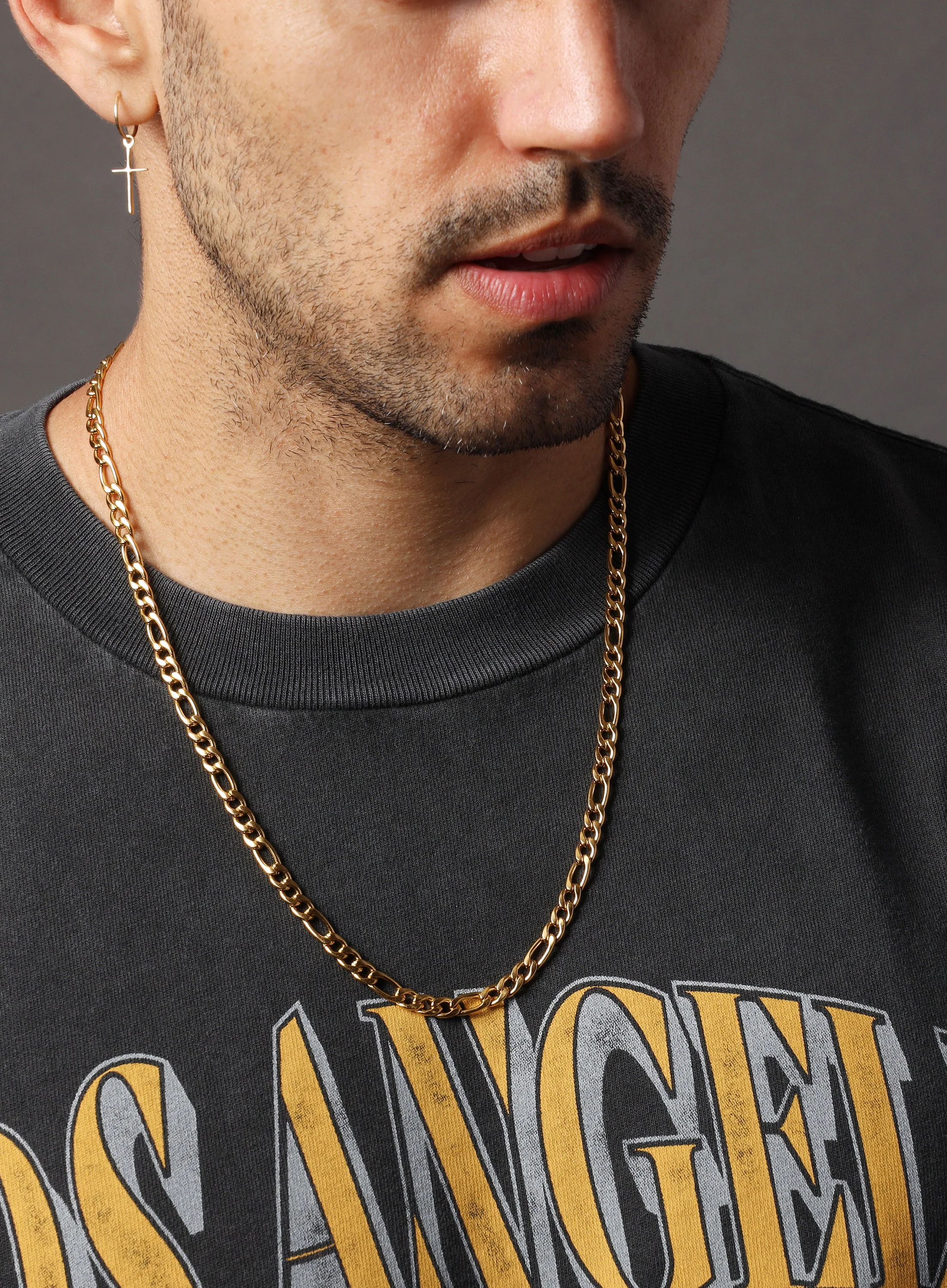 5mm wide Figaro link gold chain necklace - Image 3