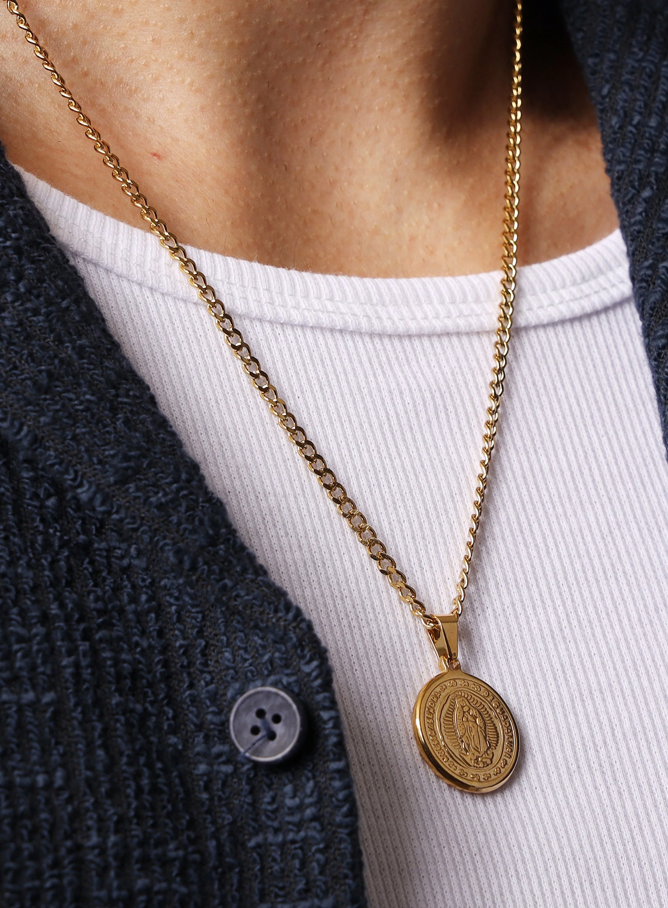 Round Virgen de Guadalupe 14k Gold plated necklace - Image 4