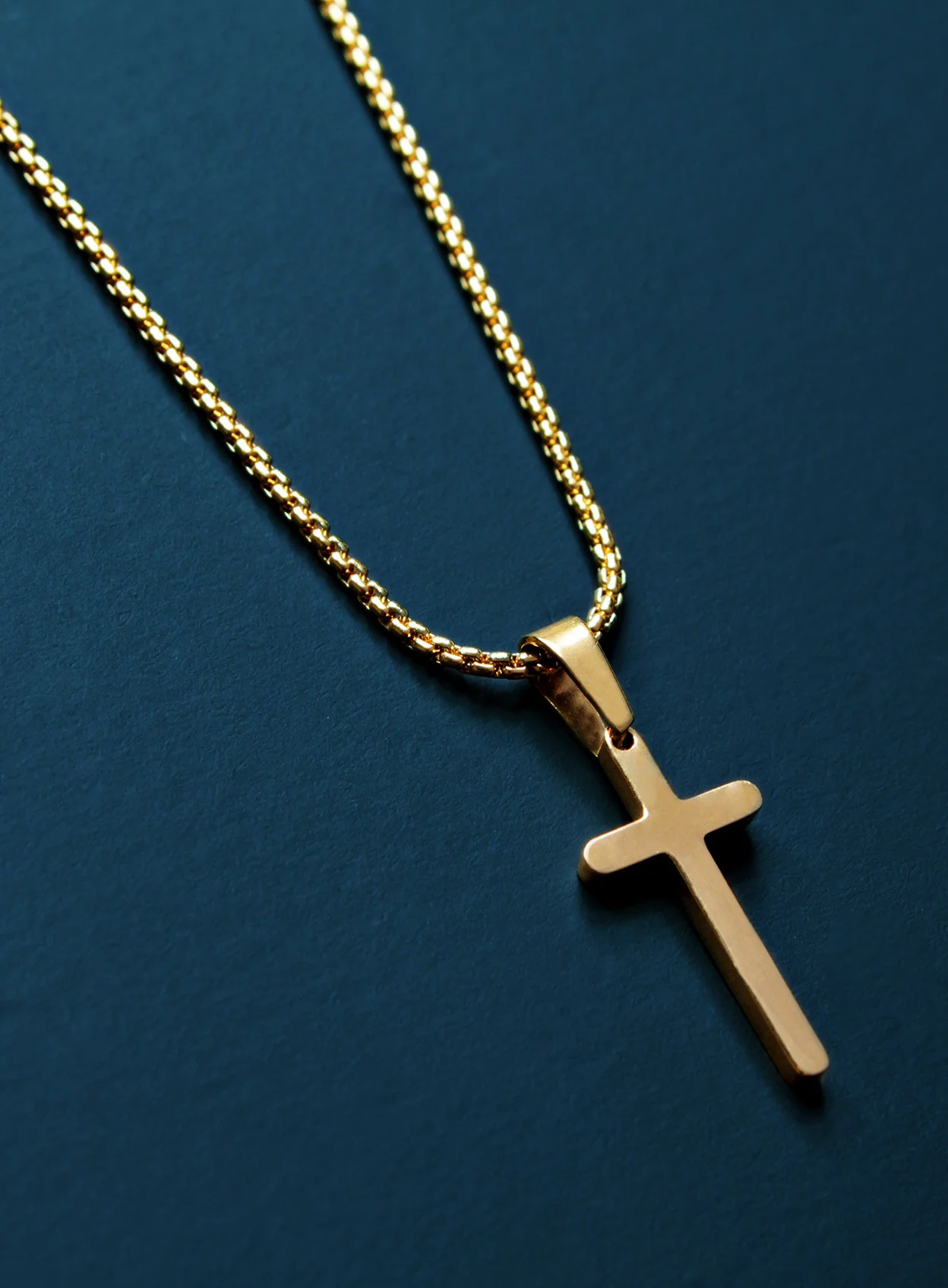 MINI GOLD CROSS NECKLACE FOR MEN - Image 5