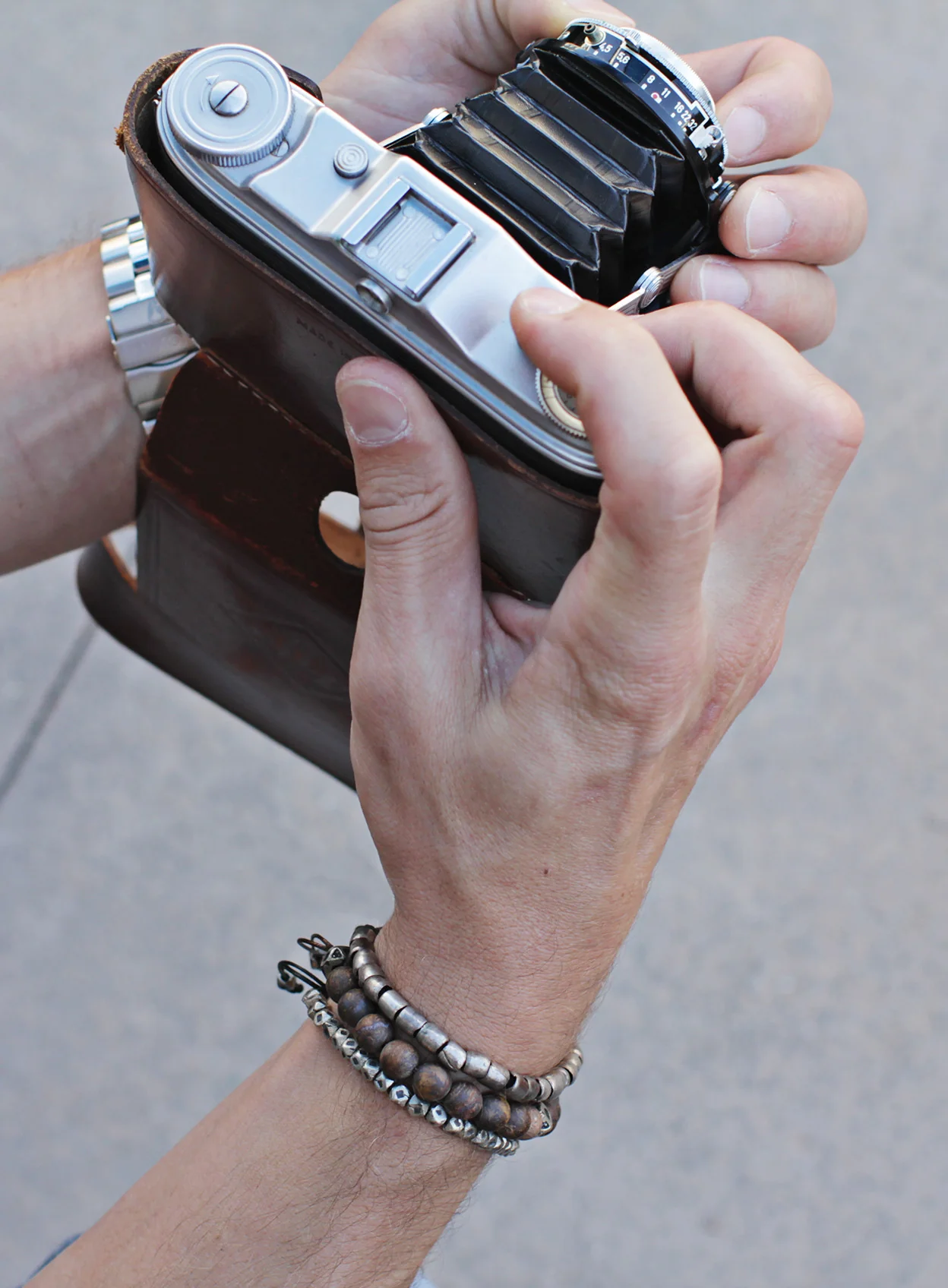 Small Geometric Silver Beaded Men's Bracelet - Image 5