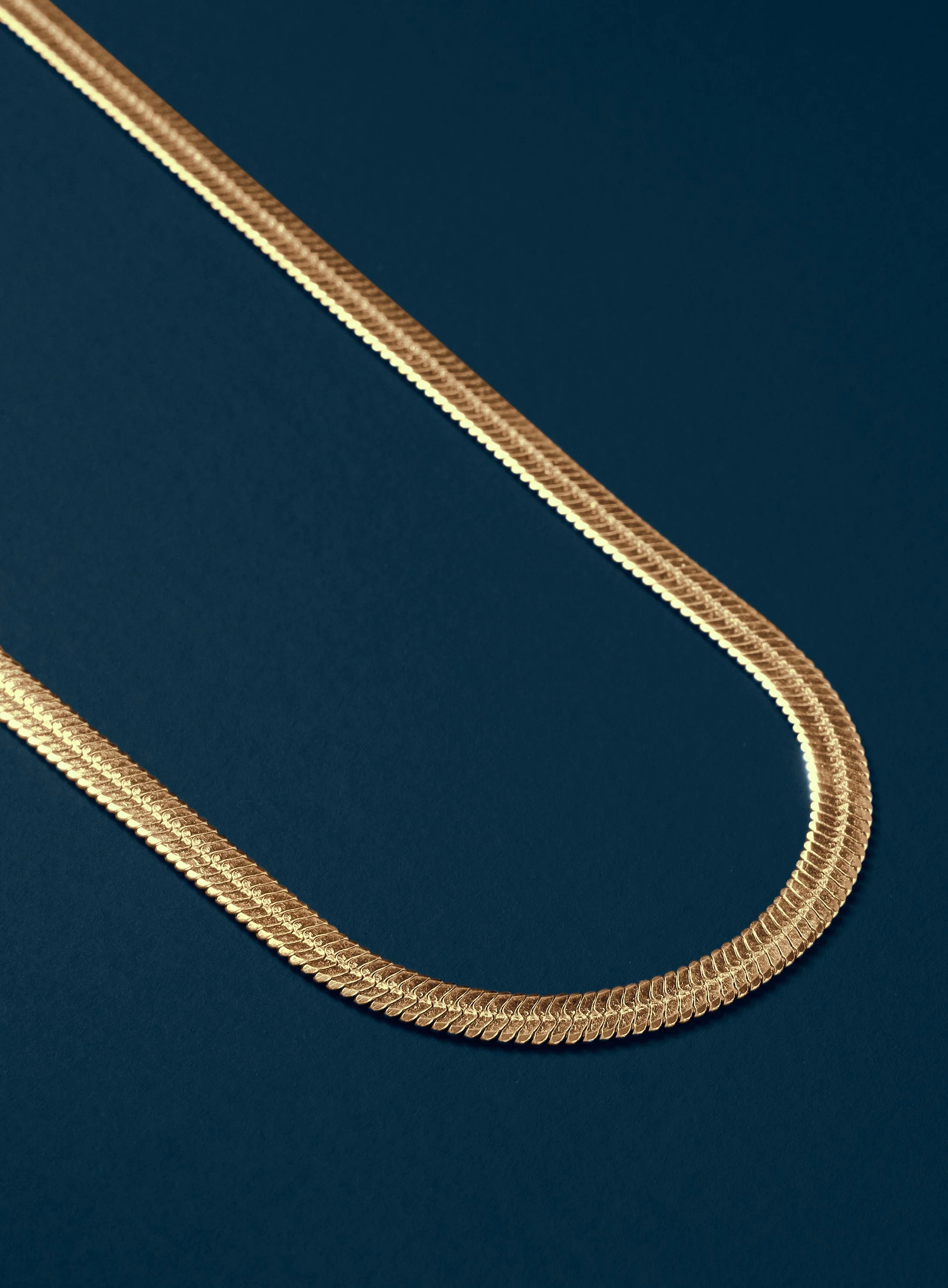 Men's Gold Chain Necklace 5mm Herringbone Chain Necklace - Image 4