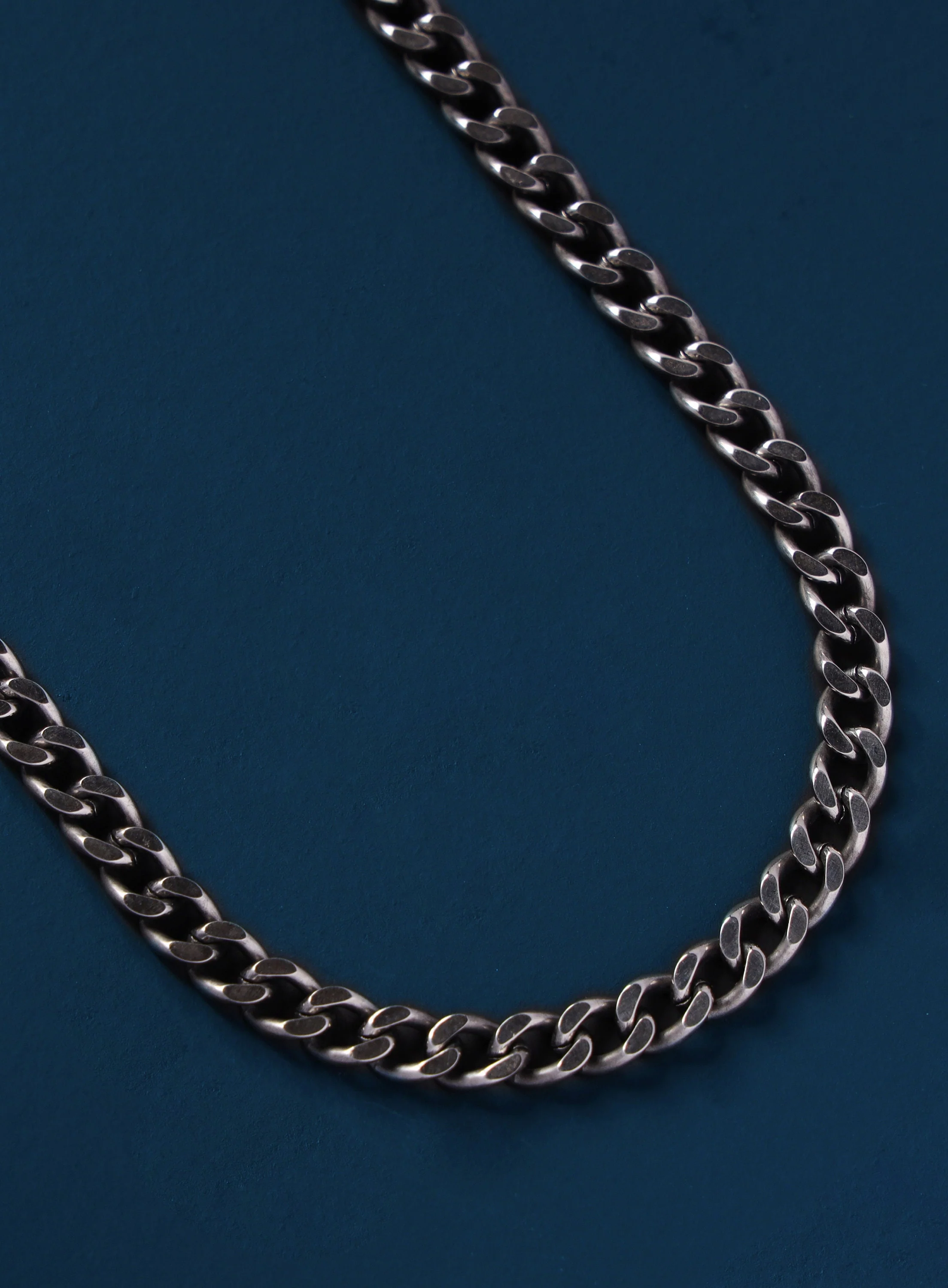 5.5mm Darkened Steel Cuban link chain - Image 5