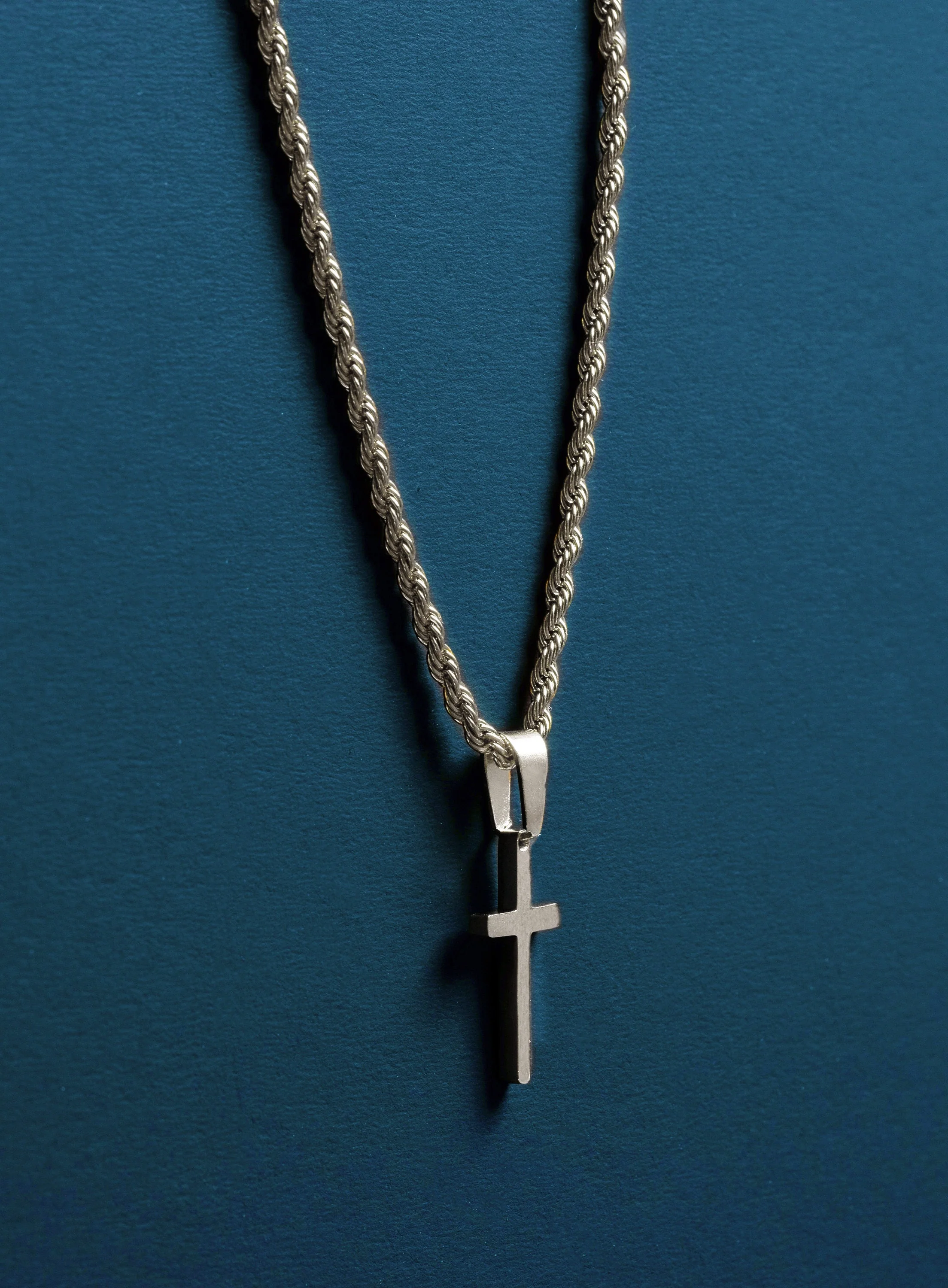 Waterproof Men's Small Silver Cross Pendant - Image 8