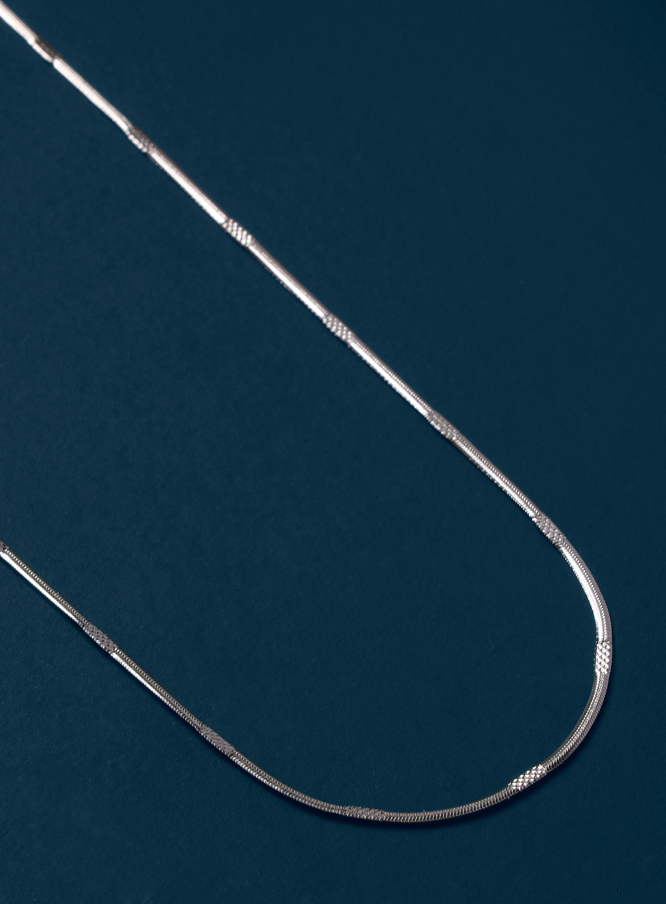 Waterproof Herringbone Style Chain with Repeating Pattern - Image 4